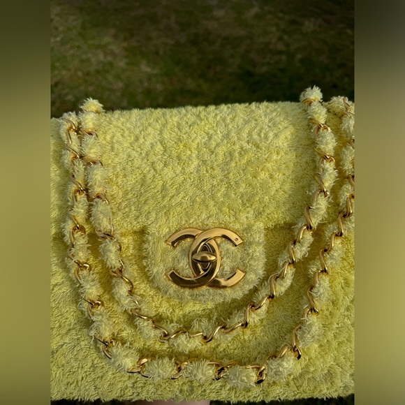 Chanel Rare Maxi Yellow Terry Cloth Vintage Flap - Picture 5 of 15
